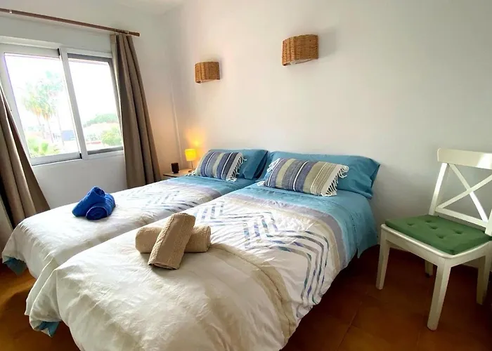 Espuma De Mar En Primera Línea De Playa De * Dénia